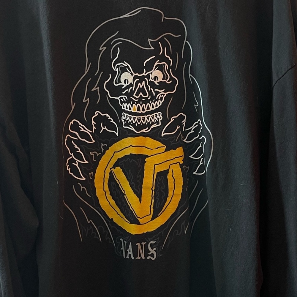 **2 vans  long sleeves